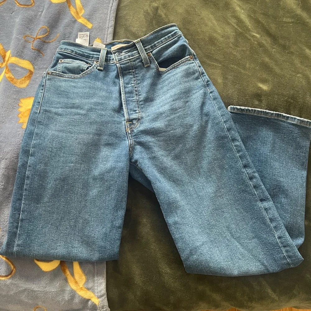 Levi’s ribcage straight blue jeans - Picture 1 of 3